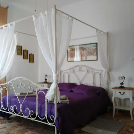 New Camelot Bed & Breakfast
