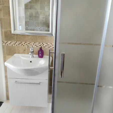 Bed & Breakfast New Camelot