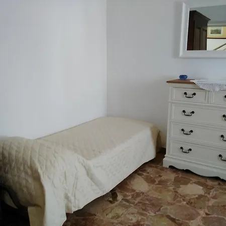 New Camelot Bed & Breakfast